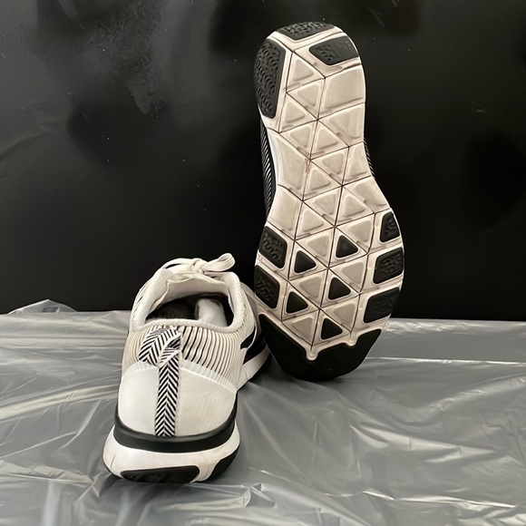 Nike Running Shoes. - Picture 4 of 4